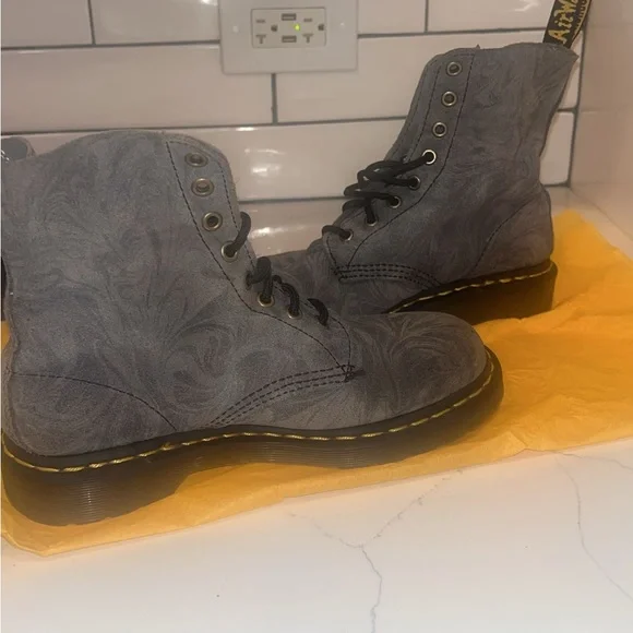 Doc Martens 1460 Pascal marbled suede lace up boots size 8 - Picture 5 of 12